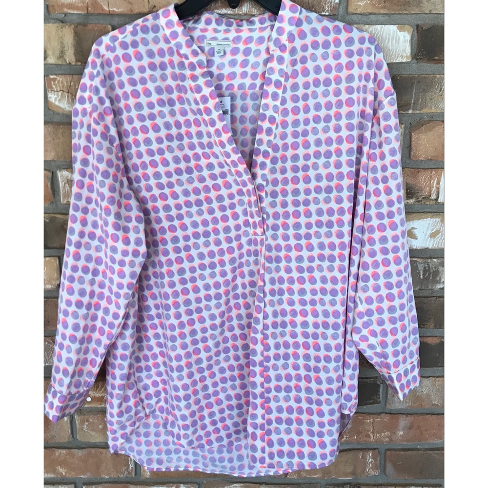 GAP Women’s Button Down Top    Medium